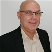 Profesor de teoría de la Dirección, con experiencia docente y basamento práctico